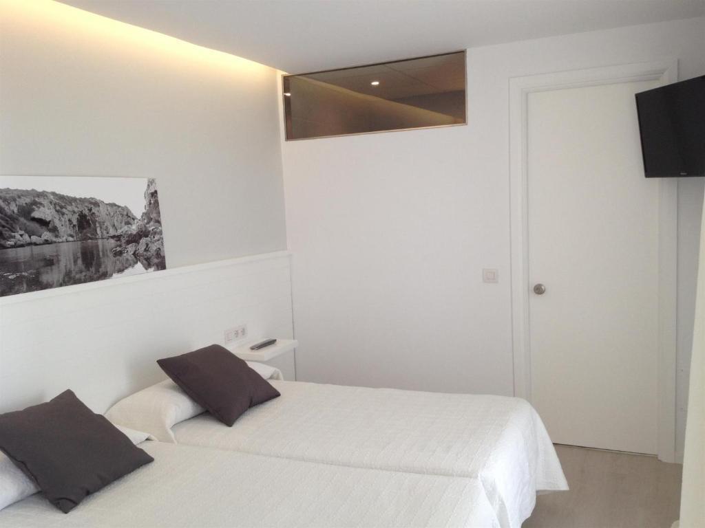 Hostal La Palma Fornells  Room photo
